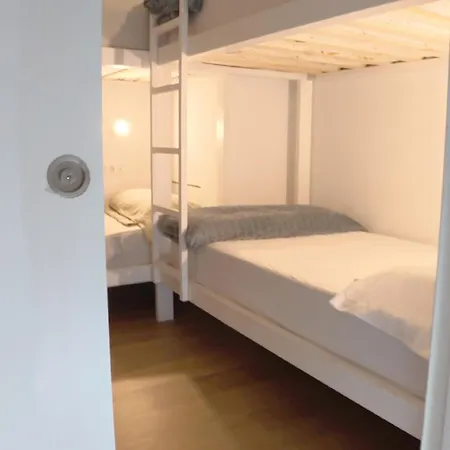 Aiora Hostel *