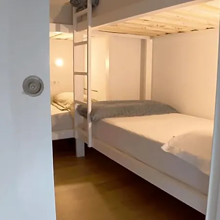 Hostel Aiora
