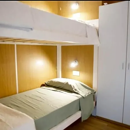 Aiora Hostel *