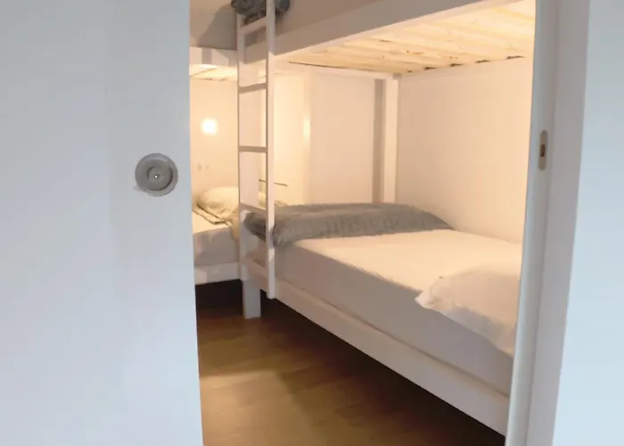 Aiora بيت شباب *