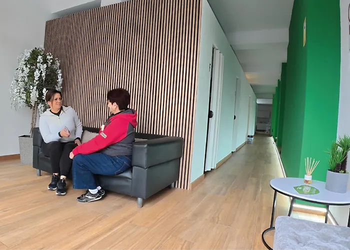 Aiora بيت شباب فالنسيا