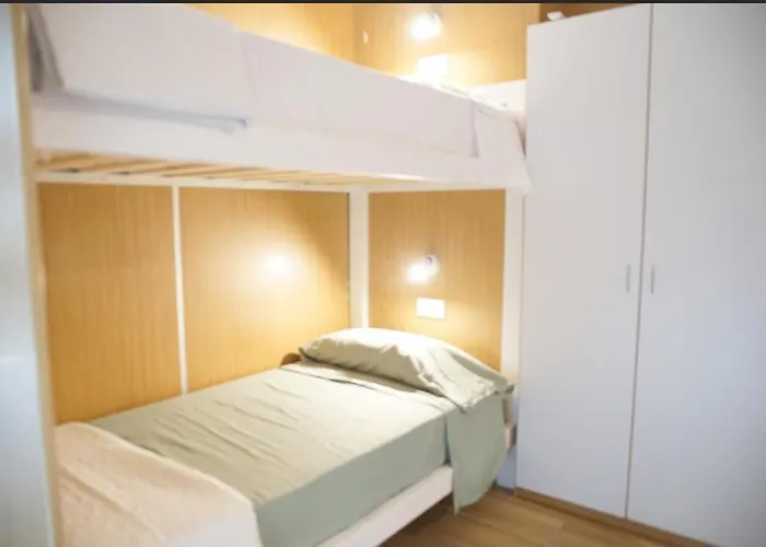 Aiora Hostel *